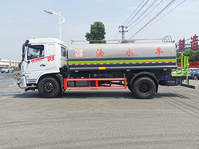 中潔牌XZL5183GSS6型灑水車(chē)